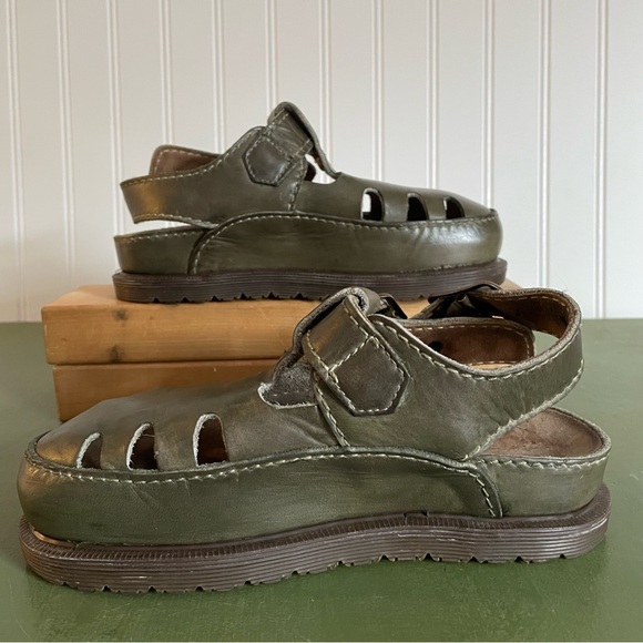 VTG England Made Dr Martens Fisherman's Sandals in Atlantic Green - Picture 3 of 9